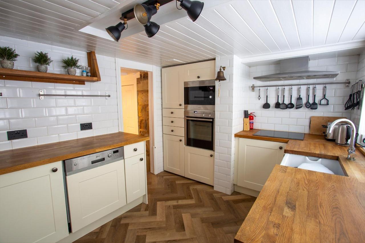 Whitby Boutique - Mast Cottage Bagian luar foto