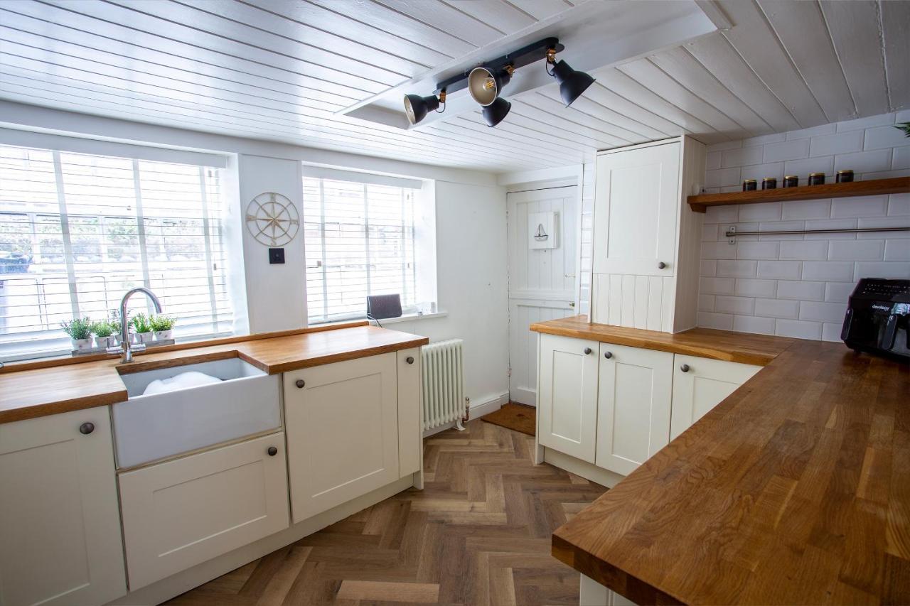 Whitby Boutique - Mast Cottage Bagian luar foto